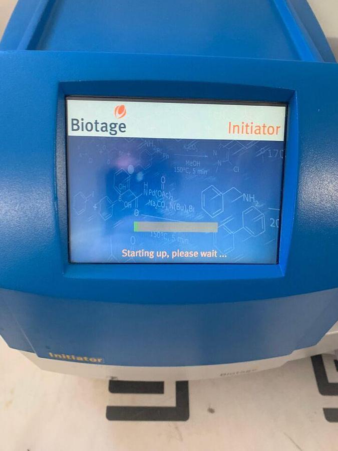 Used US Microwave Synthesizer w/ Robot Sixty 355381 355302