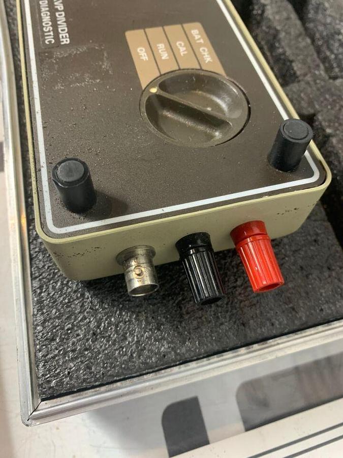 Used Keithley Fluke 35080A kVp Divider Xray Meter   Case    BATTERY