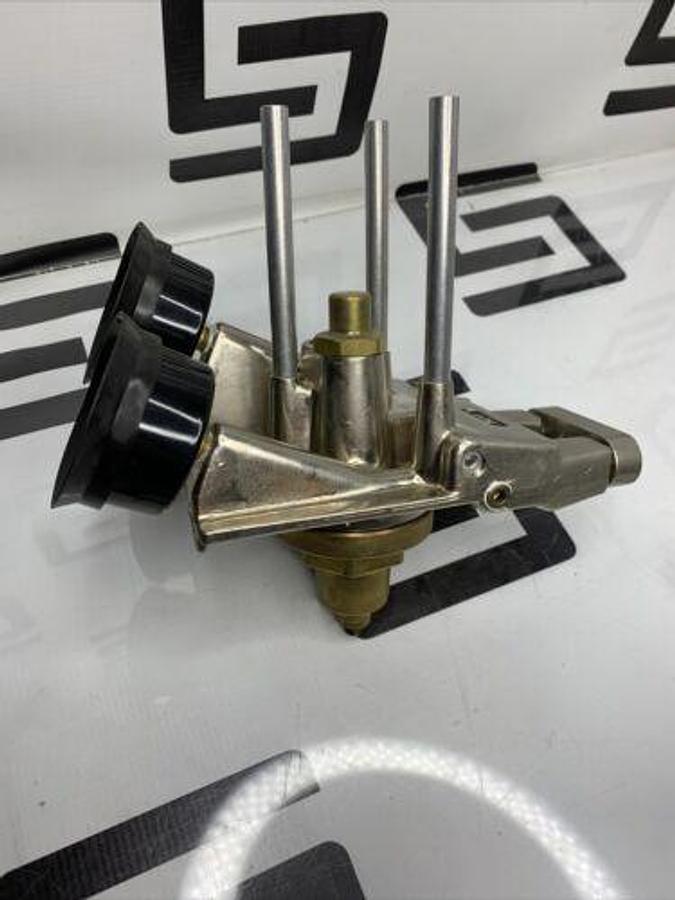 Used Anesthesia Regulator N2O Oxide N Block