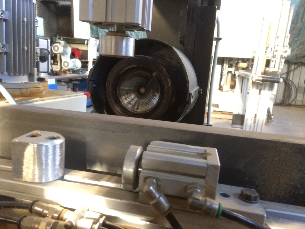 Usato 2008 Fresatrice Levigatrice Troncatrice per gambe di sedia o elementi simili