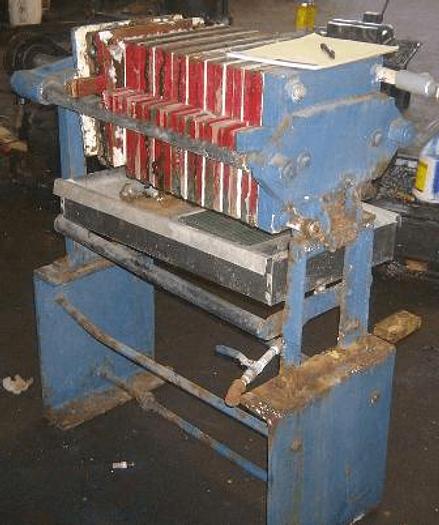Used 1.25 CU. FT. LAB FILTER PRESS 12 IN. – MANUAL SCREW CLOSURE