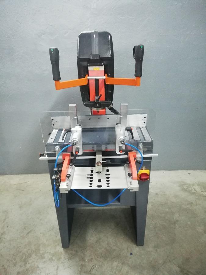 Used MILLING AND COPYING MACHINE TEKNA TK 579 A YEAR 2009