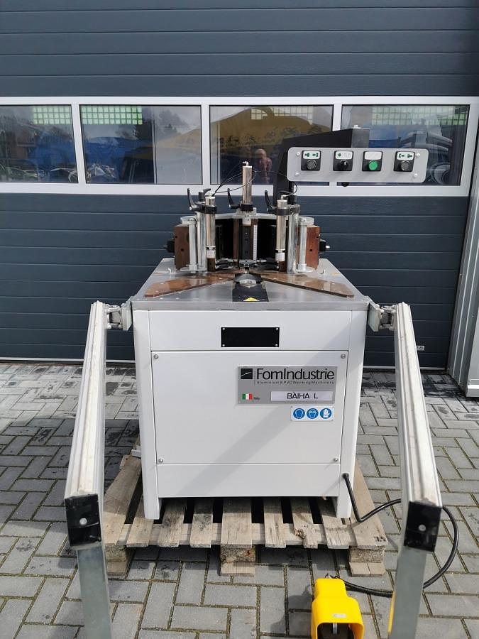 Used FOM INDUSTRIE BAIHA L CORNER CRIMPING MACHINE 2016