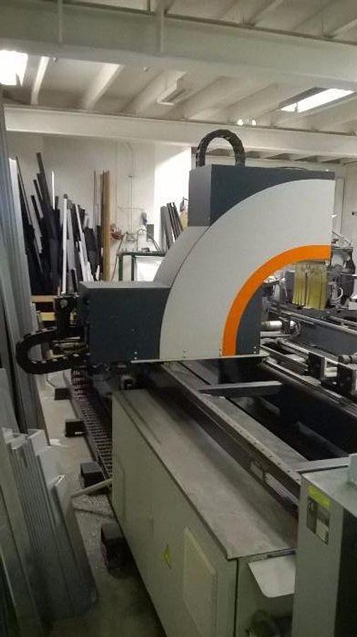 Używane CENTRUM OBRÓBCZE ELUMATEC SBZ 122 /10 ROK 2003