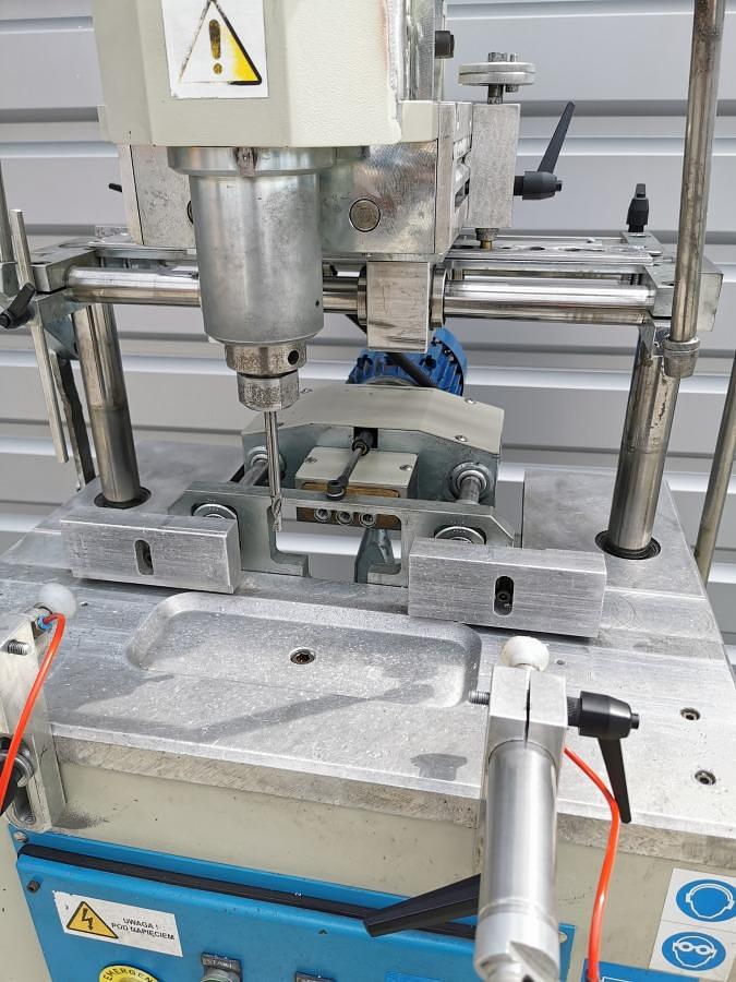 Used MILLING AND COPYING MACHINE PREZ-MET 42 M YEAR 2008
