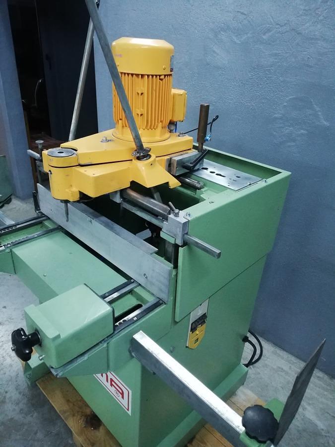 Used ROTOX MILLING AND COPYING MACHINE KF 452 / WEGOMA