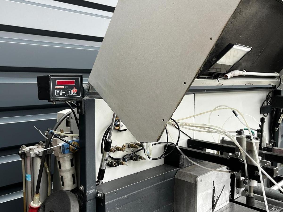 Używane AUTOMAT DO CIĘCIA ELUMATEC SA 142/35 ROK 2001