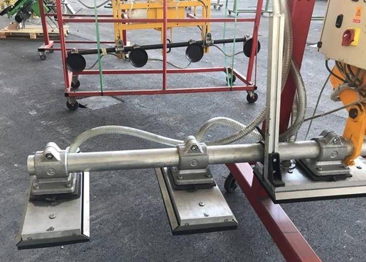 Used SUCTION CUP / VACUUM LIFTER EUROTECH YEAR 2015