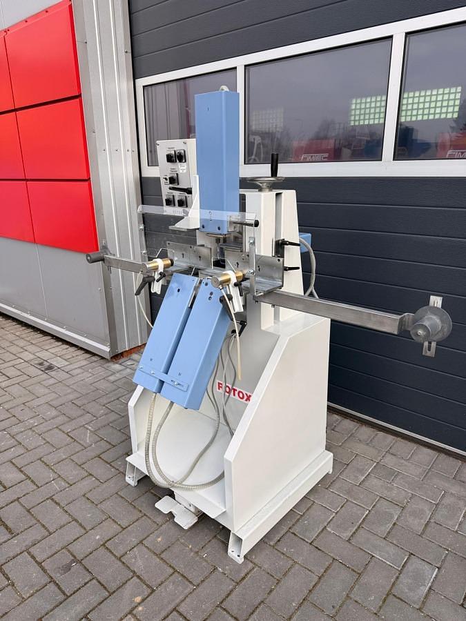 Używane FREZARKA DO ODWODNIEŃ AUTOMAT ROTOX FWS 281 ROK 2001FREZARKA DO ODWODNIEŃ AUTOMAT ROTOX FWS 281 ROK 2001