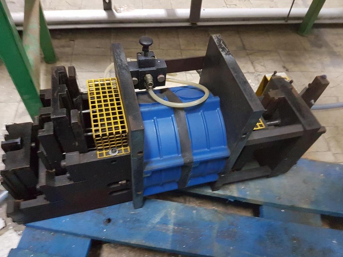 Used HYDROPNEUMATIC MULTIPRESS FOR SCHUCO CUT-OUTS 296346
