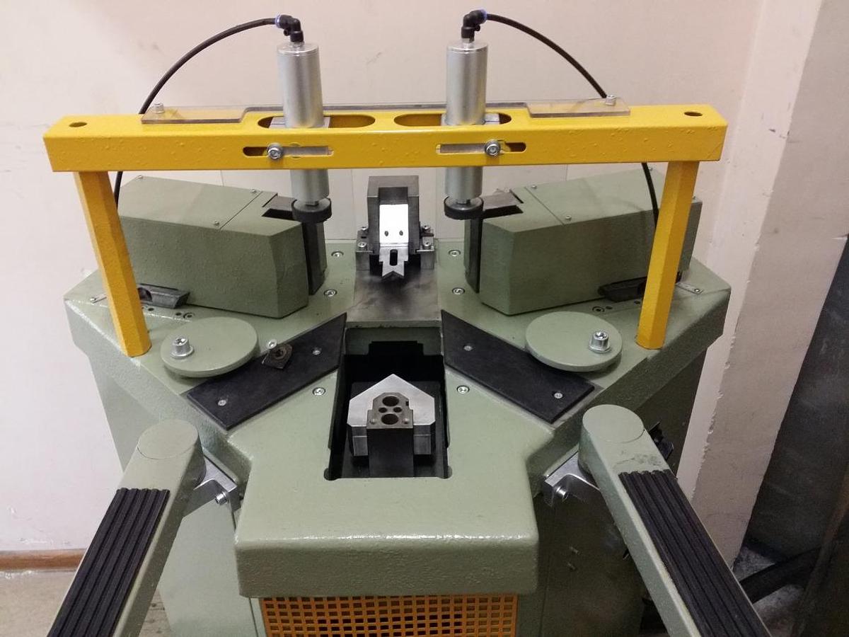 Used CRIMPING MACHINE PRESSTA EISELE 1800 YEAR 2000