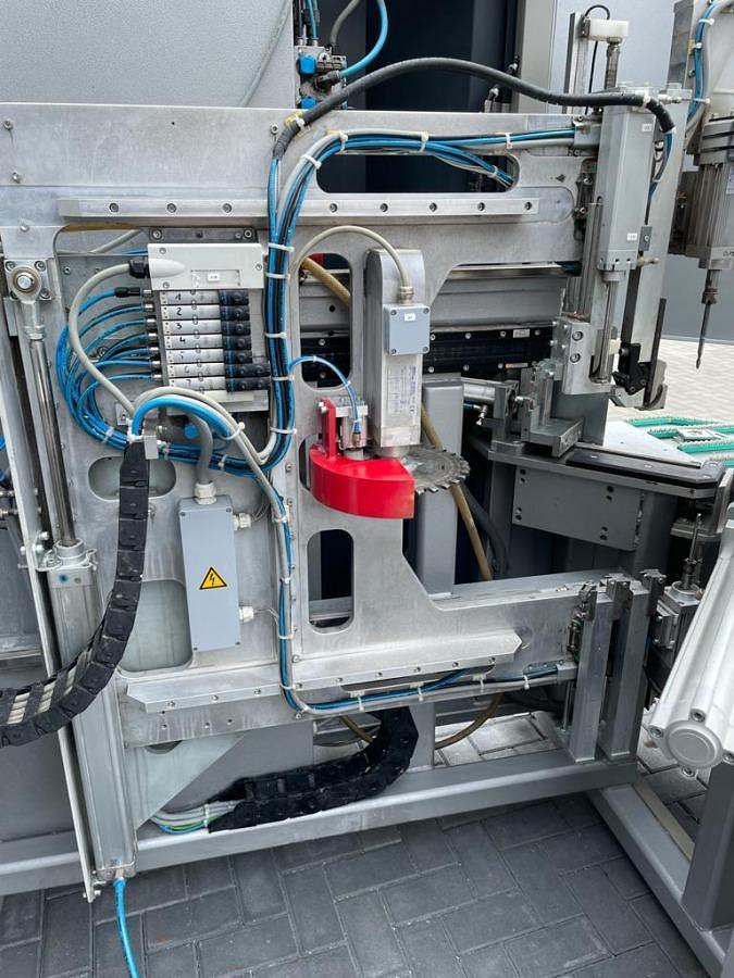 Używane OCZYSZCZARKA CNC KMW APH- LI ROK 2006