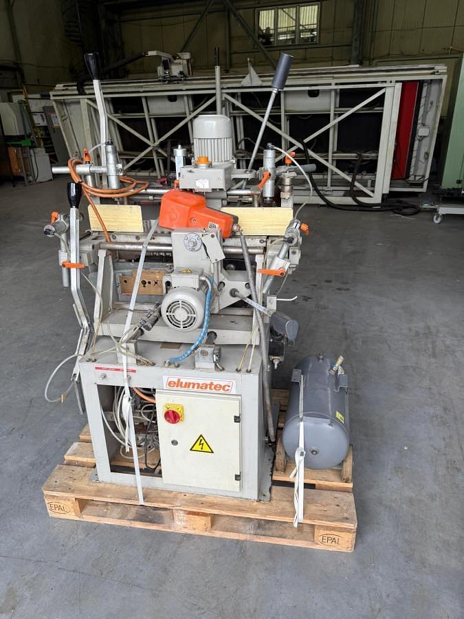 Used MILLING AND COPYING MACHINE ELUMATEC KF 78/00 YEAR 1990