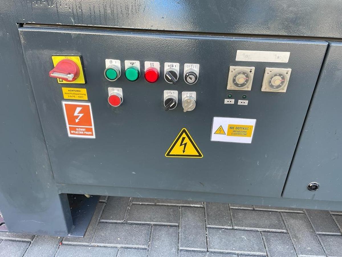 Używane ZGRZEWARKA DWUGŁOWICOWA ELUMATEC ZS 720 LV ROK 2001
