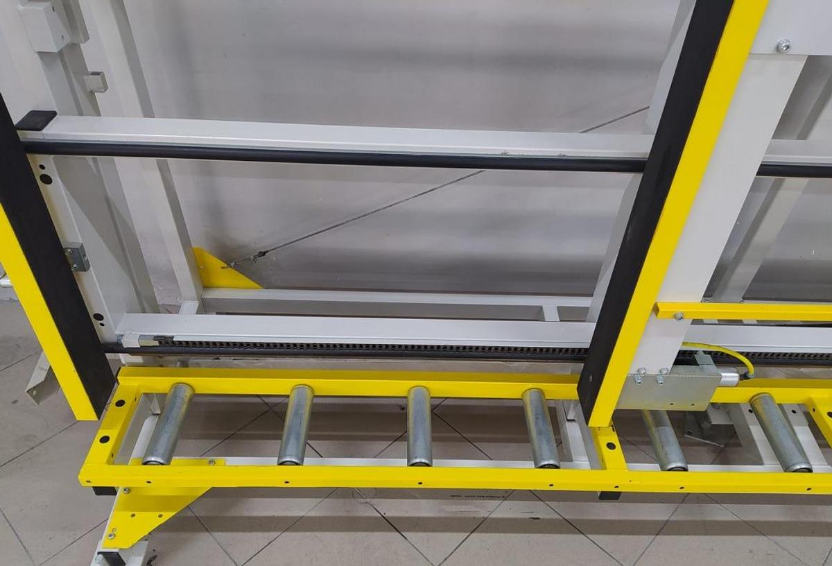 Used INSPECTION AND GLAZING PRESS ALUMA FIXUS S
