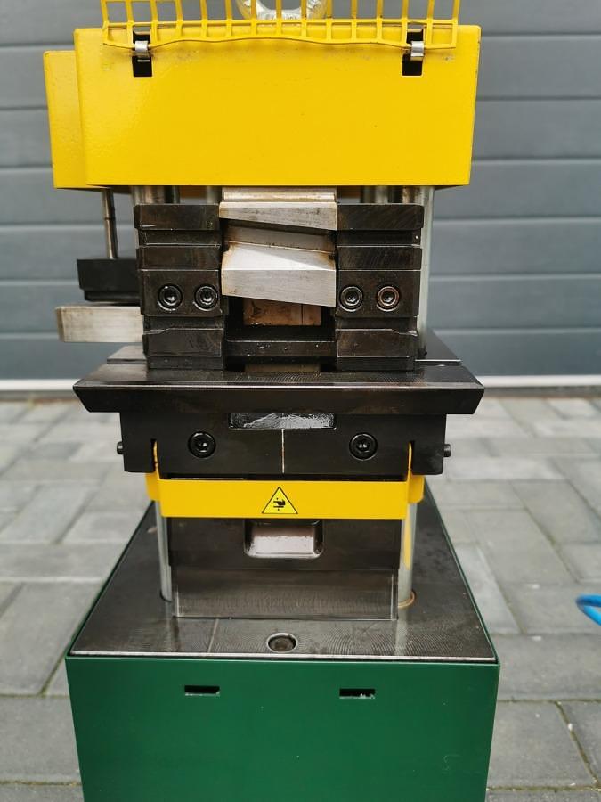 Used SYSTEM PRESS