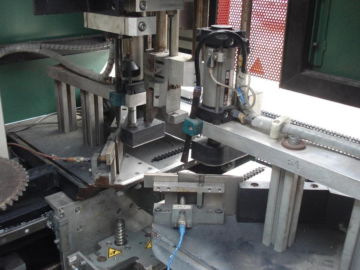 Używane OCZYSZCZARKA WEGOMA WPIS CNC 	ROK  1996