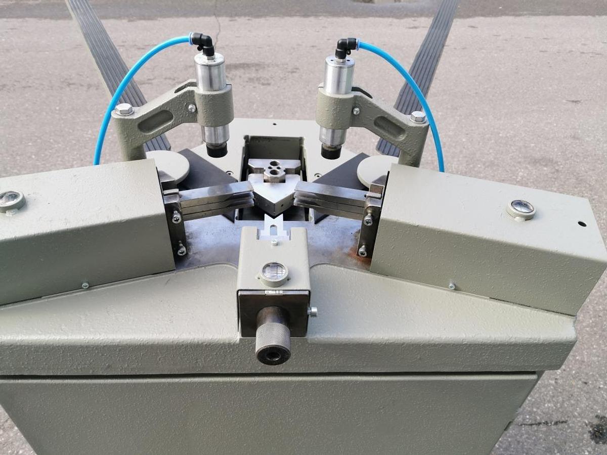 Used CRIMPING MACHINE PRESSTA EISELE PV 8