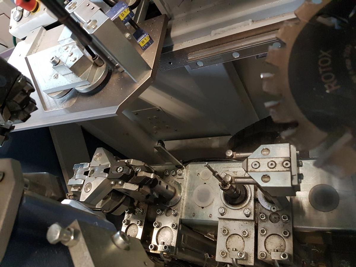 Używane OCZYSZCZARKA CNC DO NAROŻY ROTOX EPA 472  ROK 2012