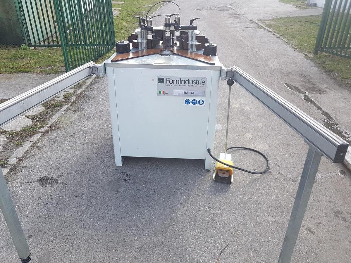 Used CORNER CRIMPING MACHINE FOM INDUSTRIE BAIHA YEAR 2009