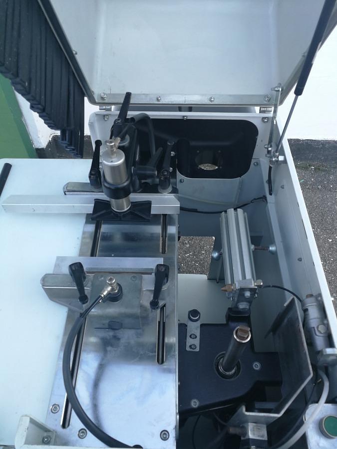 Używane FREZARKA DO SŁUPKA FOM INDUSTRIE MISTRAL 26 A ROK 2006