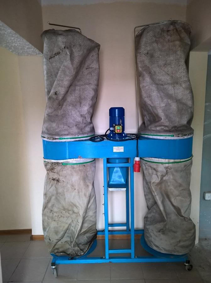 Used CHIP AND DUST EXTRACTION
