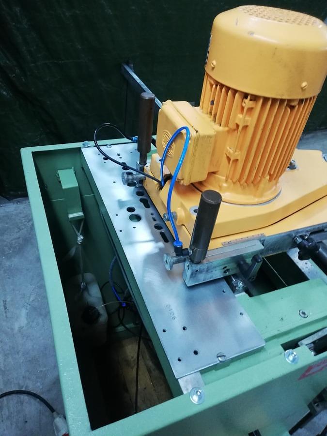 Used ROTOX MILLING AND COPYING MACHINE KF 452 / WEGOMA