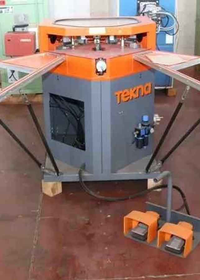 Używane ZAGNIATARKA / ZACISKARKA DO NAROŻY TEKNA TK 266 SB ROK 2001