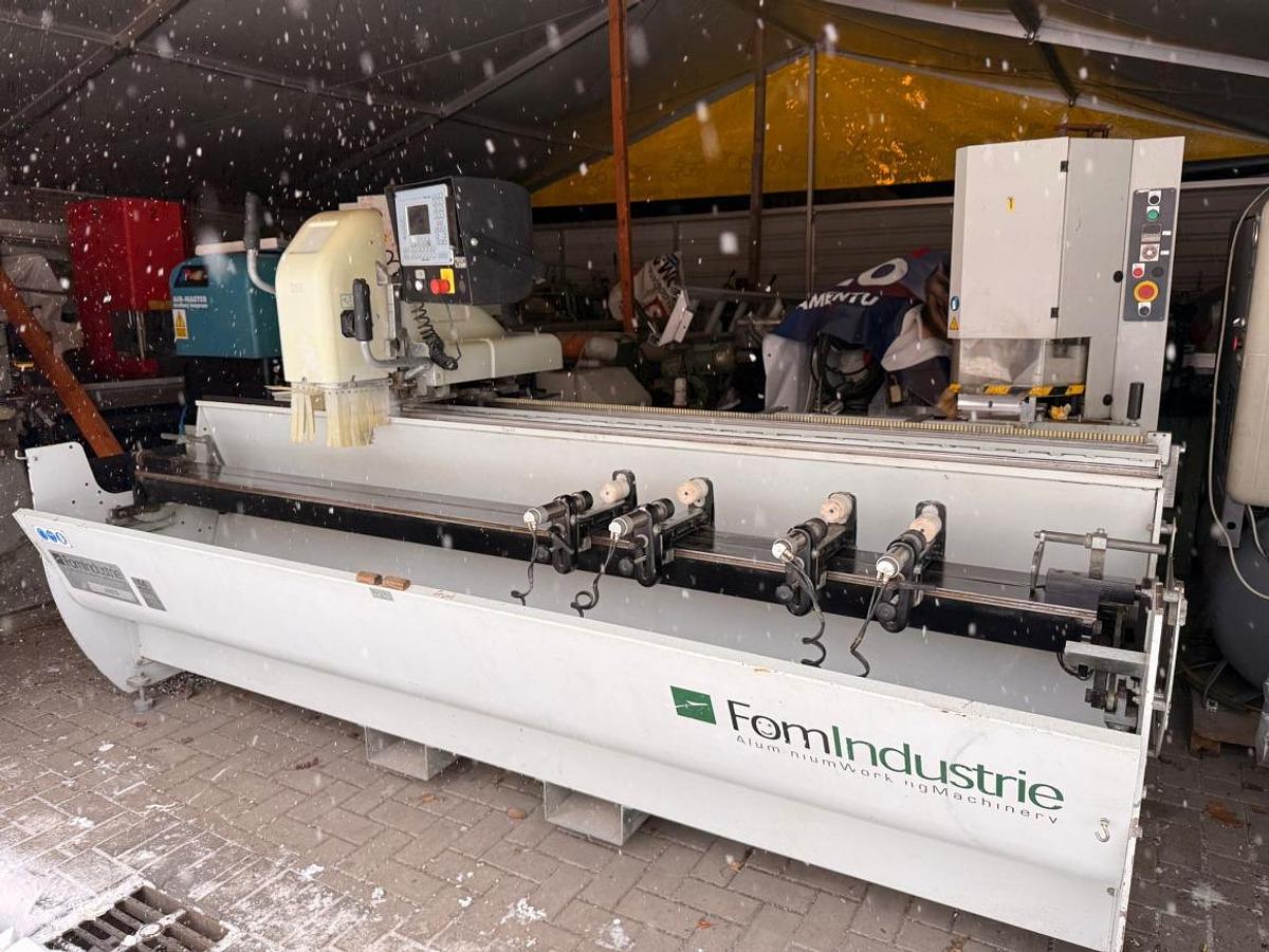 Used MACHINING CENTRE FOM INDUSTRIE ARES YEAR 2010