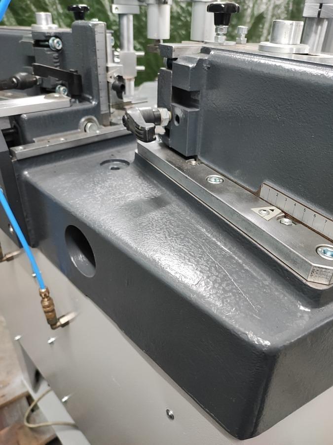 Used CORNER CRIMPING MACHINE ELUMATEC EP 124 YEAR 2006