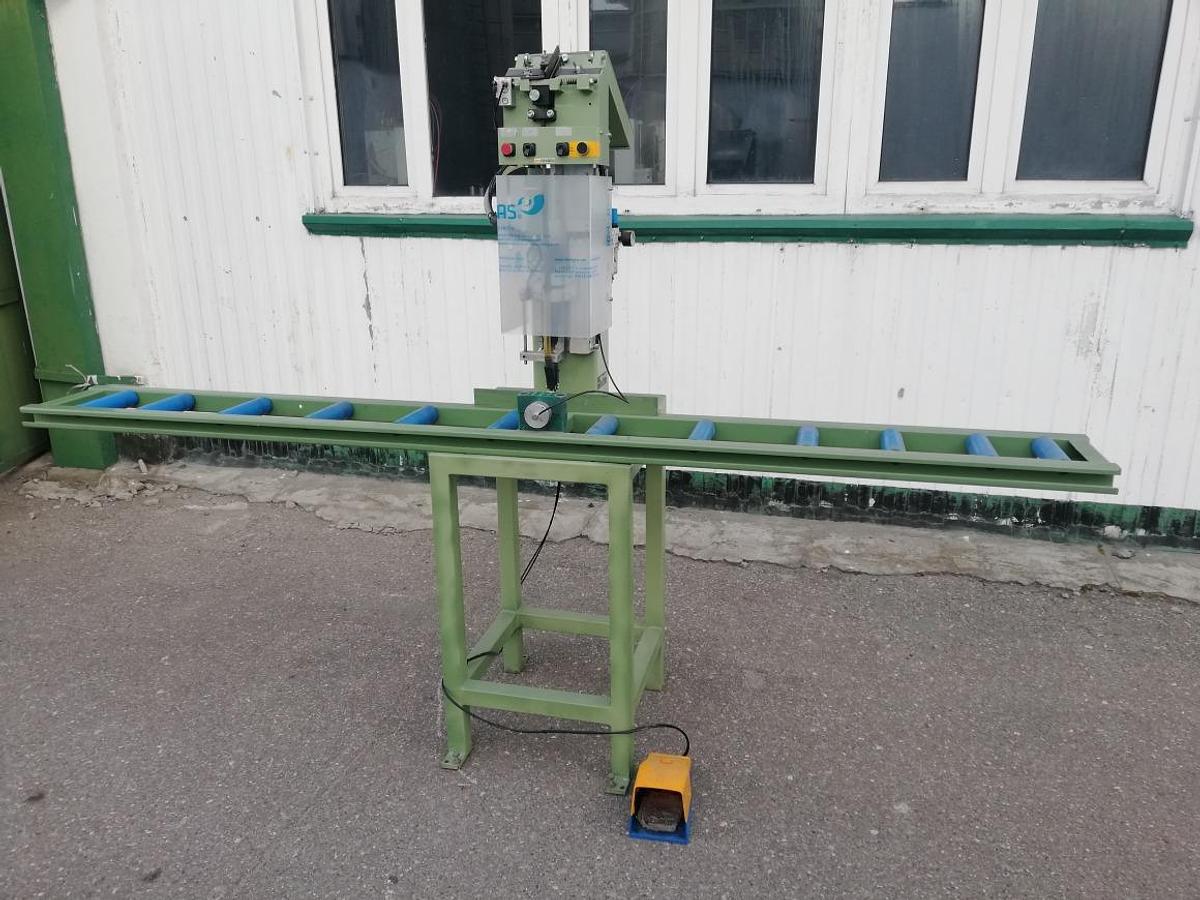 Używane WKRĘTARKA DO WZMOCNIEŃ URBAN DS 1700 ROK 2007