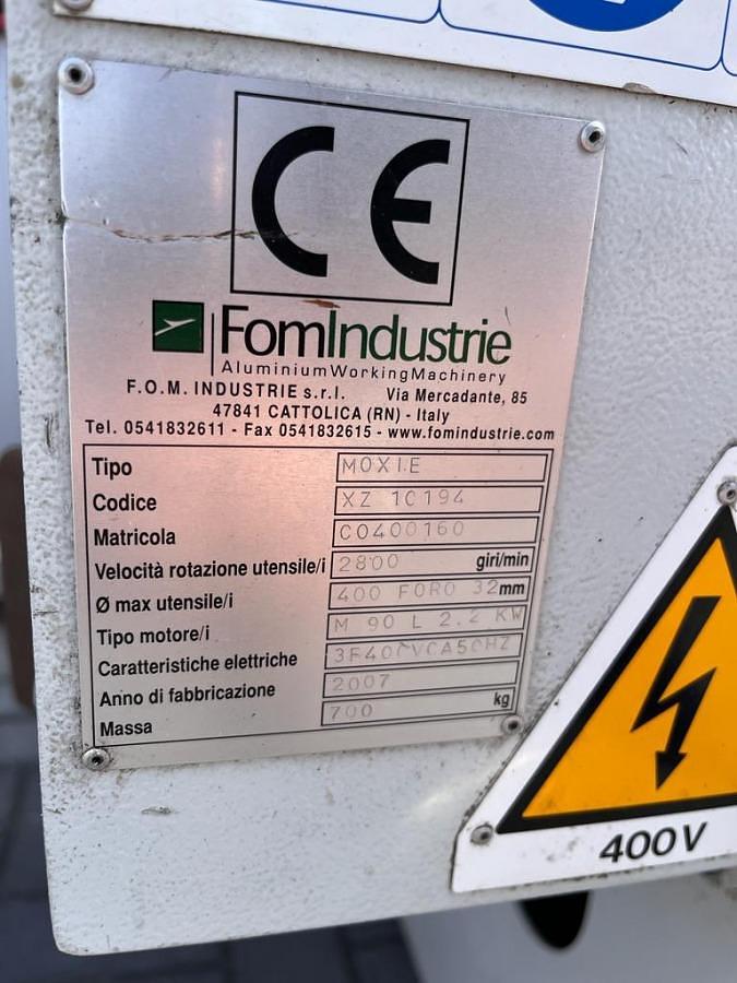 Używane PIŁA DWUGŁOWICOWA FOM INDUSTRIE MOXIE ROK 2007