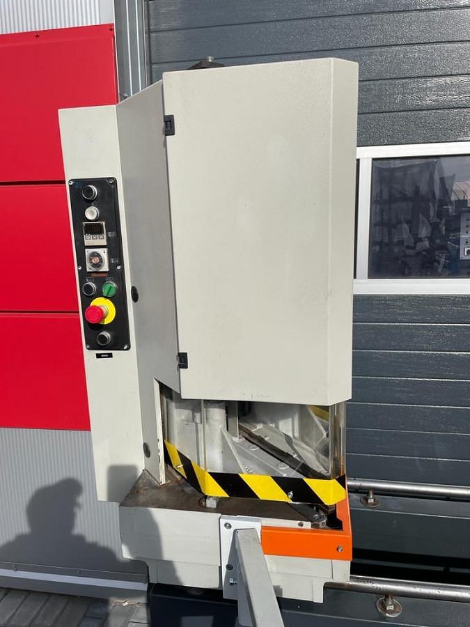 Używane ZGRZEWARKA DWUGŁOWICOWA ELUMATEC ZS 720 LV ROK 2001