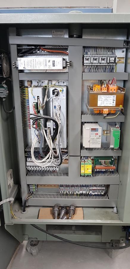 Używane CENTRUM OBRÓBCZE DO ALUMINIUM EMMEGI MICROMATIC ROK 2005