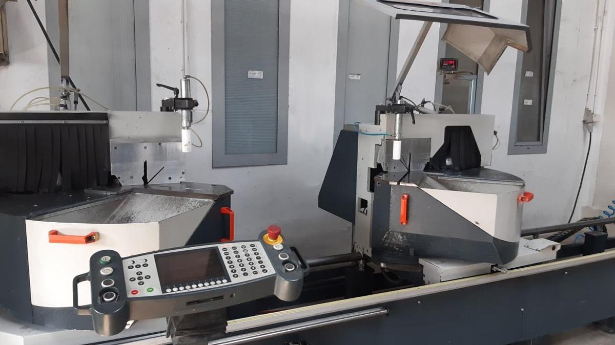 Używane PIŁA DWUGŁOWICOWA AUTOMATYCZNA ELUMATEC DG 104/02 ROK 2005