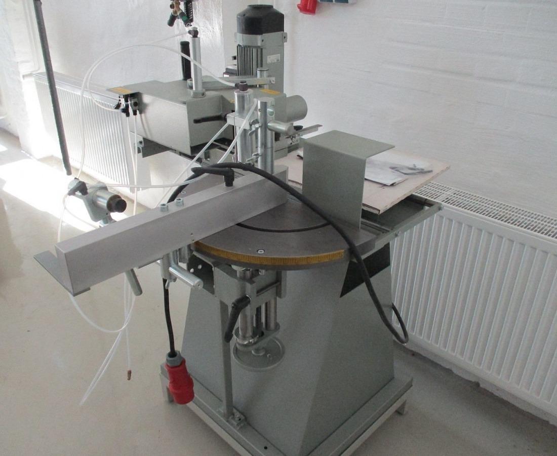 Used POLE MILLING MACHINE GRAULE AKF 6/300 YEAR 2012