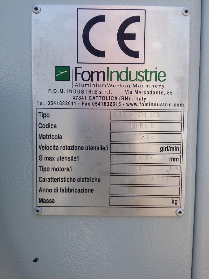 Używane PIŁA JEDNOGŁOWICOWA FOM INDUSTRIE SIKA PLUS ZE STOŁEM PODAWCZYM I ODBIORCZYM ROK 2008