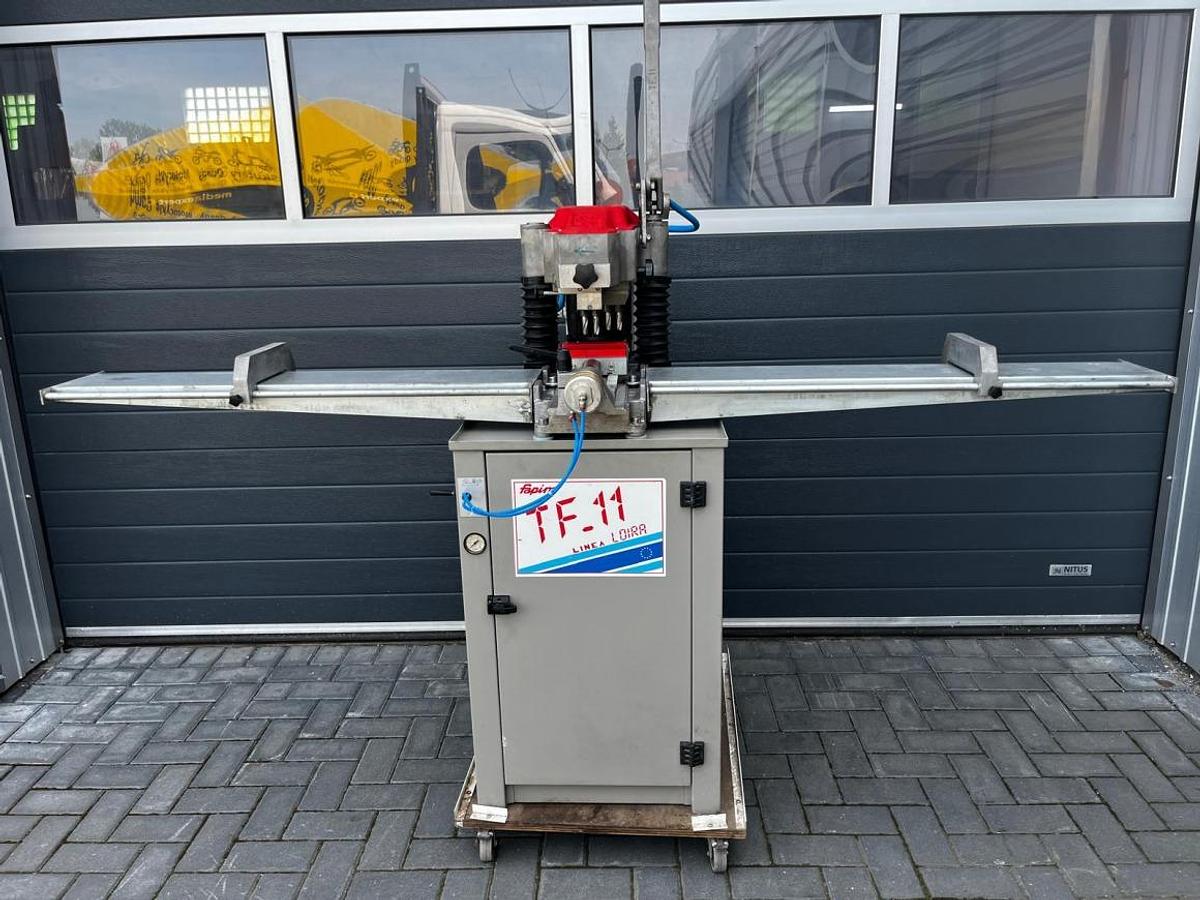 Used FAPIM TF - 11 MULTI-SPINDLE HINGE DRILL YEAR 2009Multi-spindle drilling machine for hinges FAPIM TF - 11 YEAR 2009.