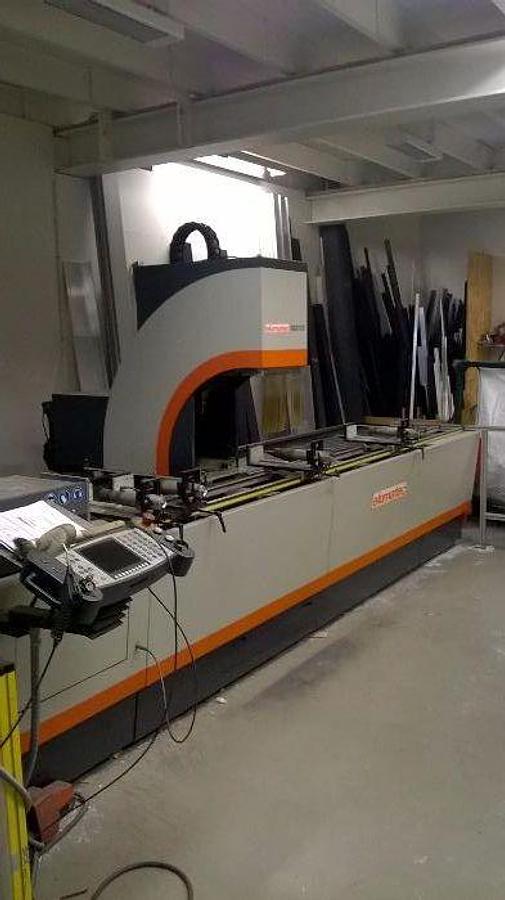 Używane CENTRUM OBRÓBCZE ELUMATEC SBZ 122 /10 ROK 2003