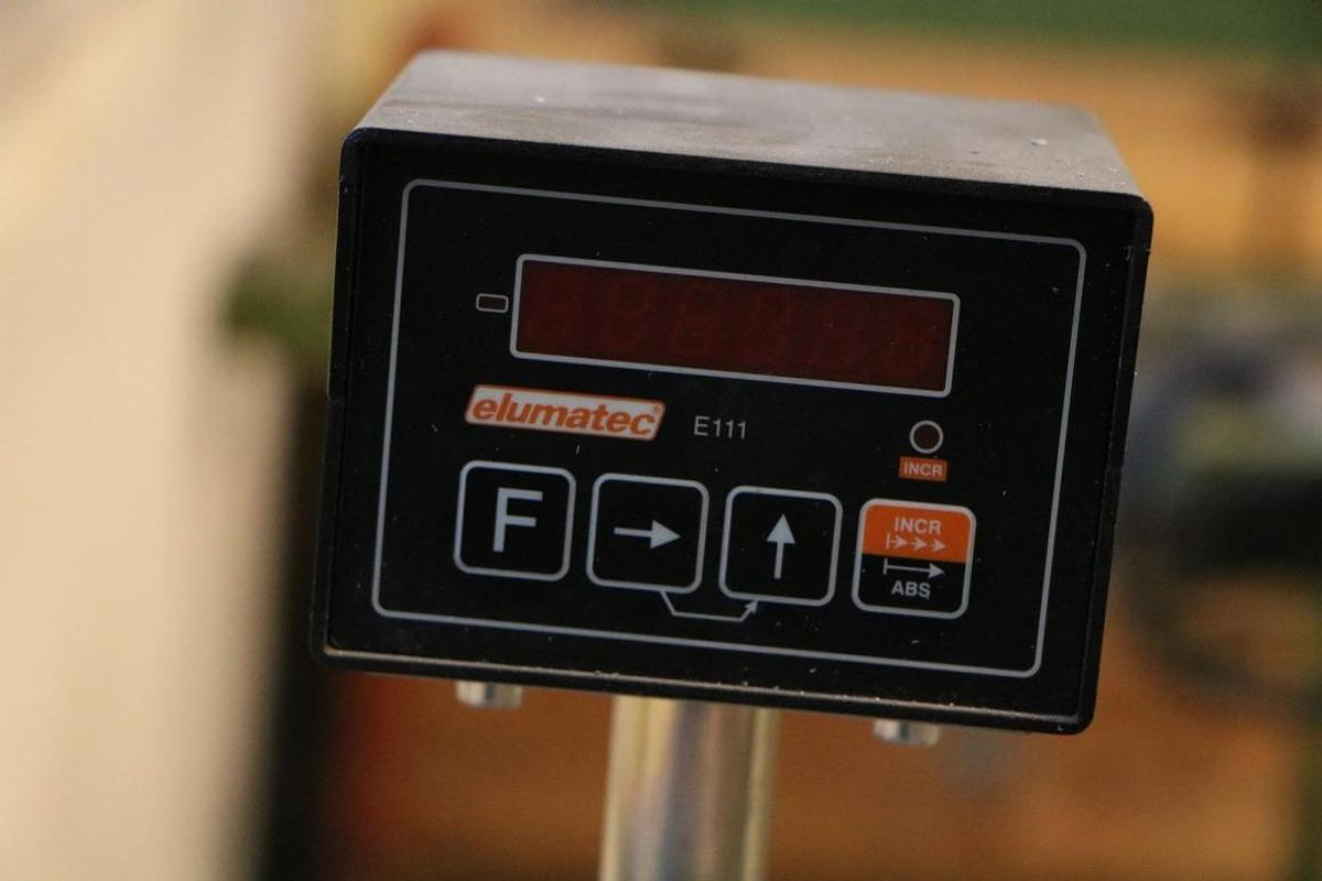 Used ELUMATEC SINGLE HEAD SAW MGS 245/00 YEAR 2008