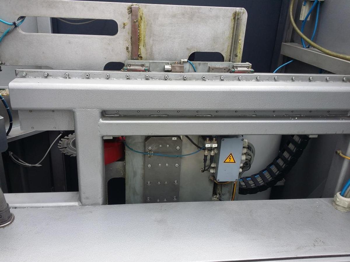 Used CNC BLAST MACHINE KMW APH - LA YEAR 2005