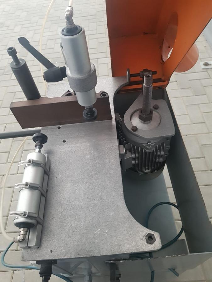 Used POLE MILLING MACHINE MLA M7 CR YEAR 2000