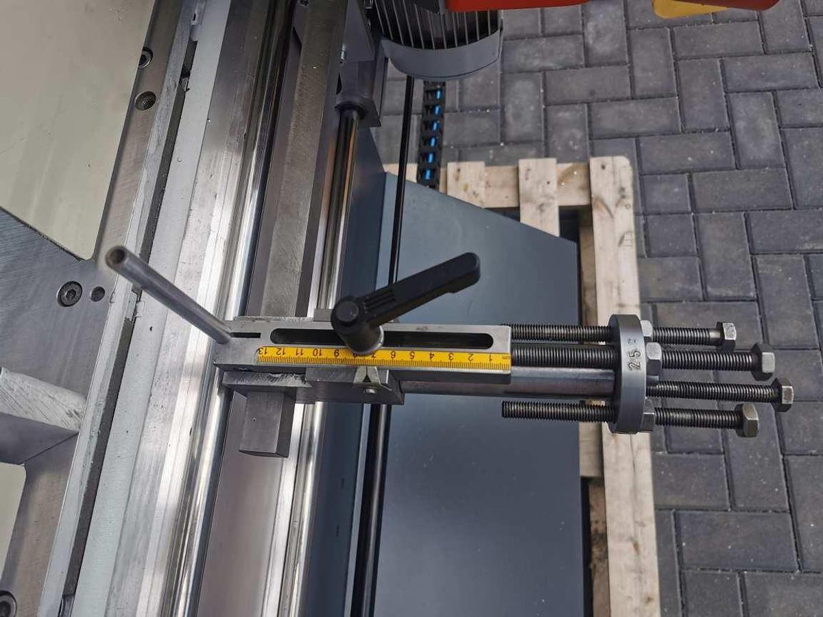 Used ELUMATEC POST MILLING MACHINE AF 222