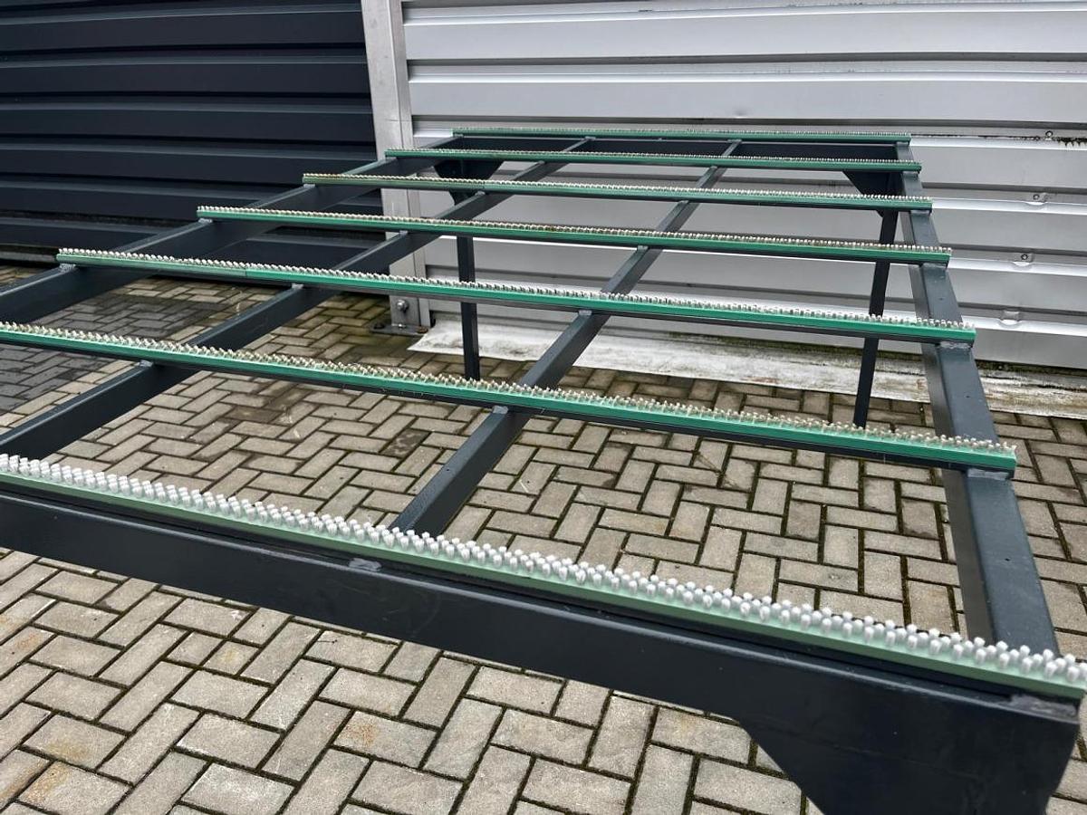Used ASSEMBLING TABLE
