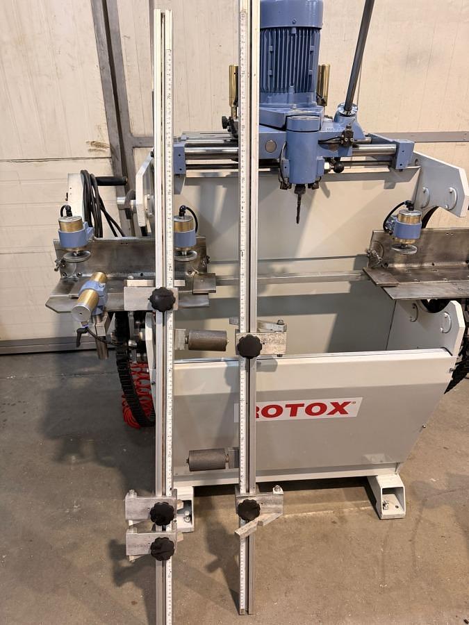 Used ROTOX MILLING AND COPYING MACHINE KF 348