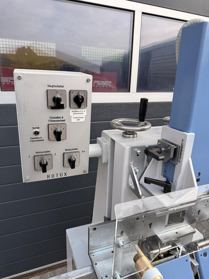 Używane FREZARKA DO ODWODNIEŃ AUTOMAT ROTOX FWS 281 ROK 2001FREZARKA DO ODWODNIEŃ AUTOMAT ROTOX FWS 281 ROK 2001