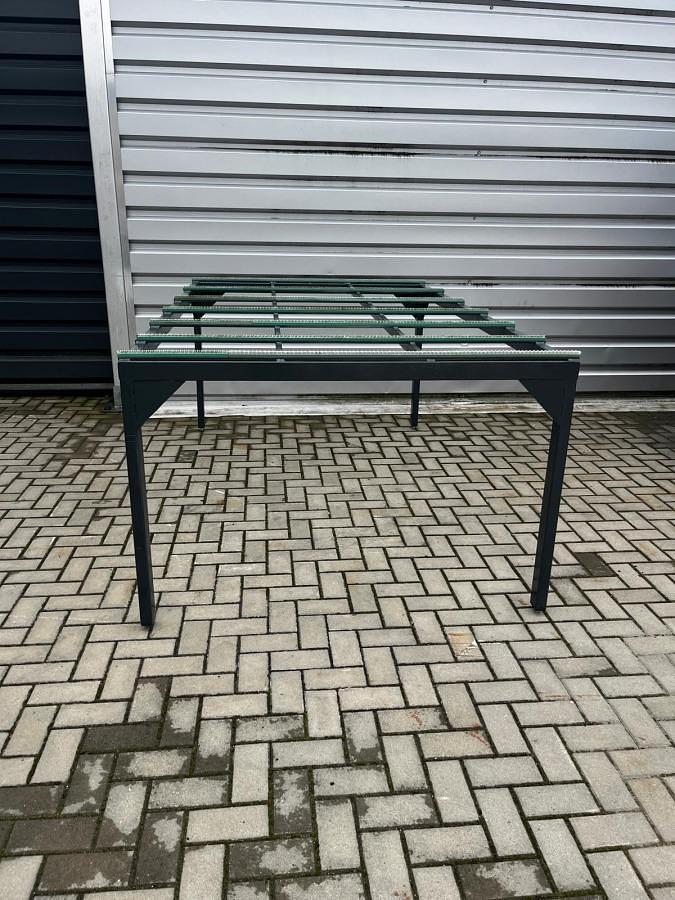 Used ASSEMBLING TABLE