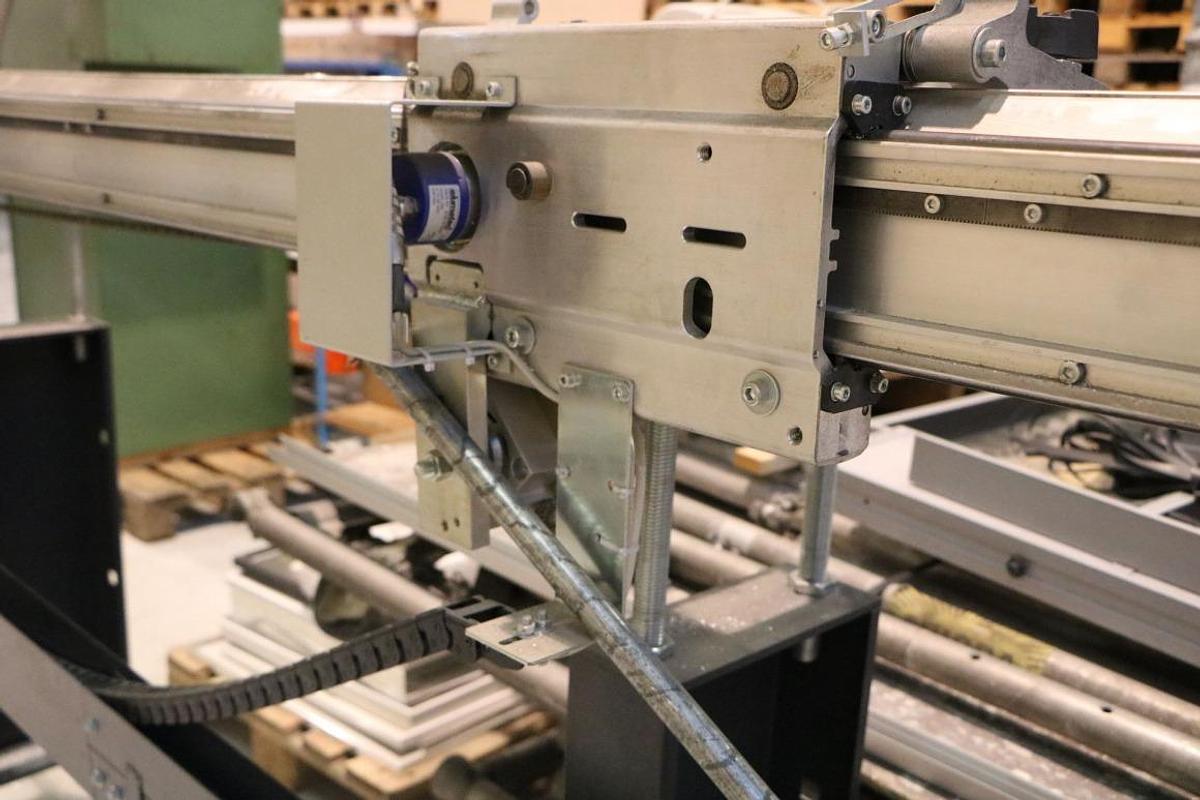 Used ELUMATEC SINGLE HEAD SAW MGS 245/00 YEAR 2008
