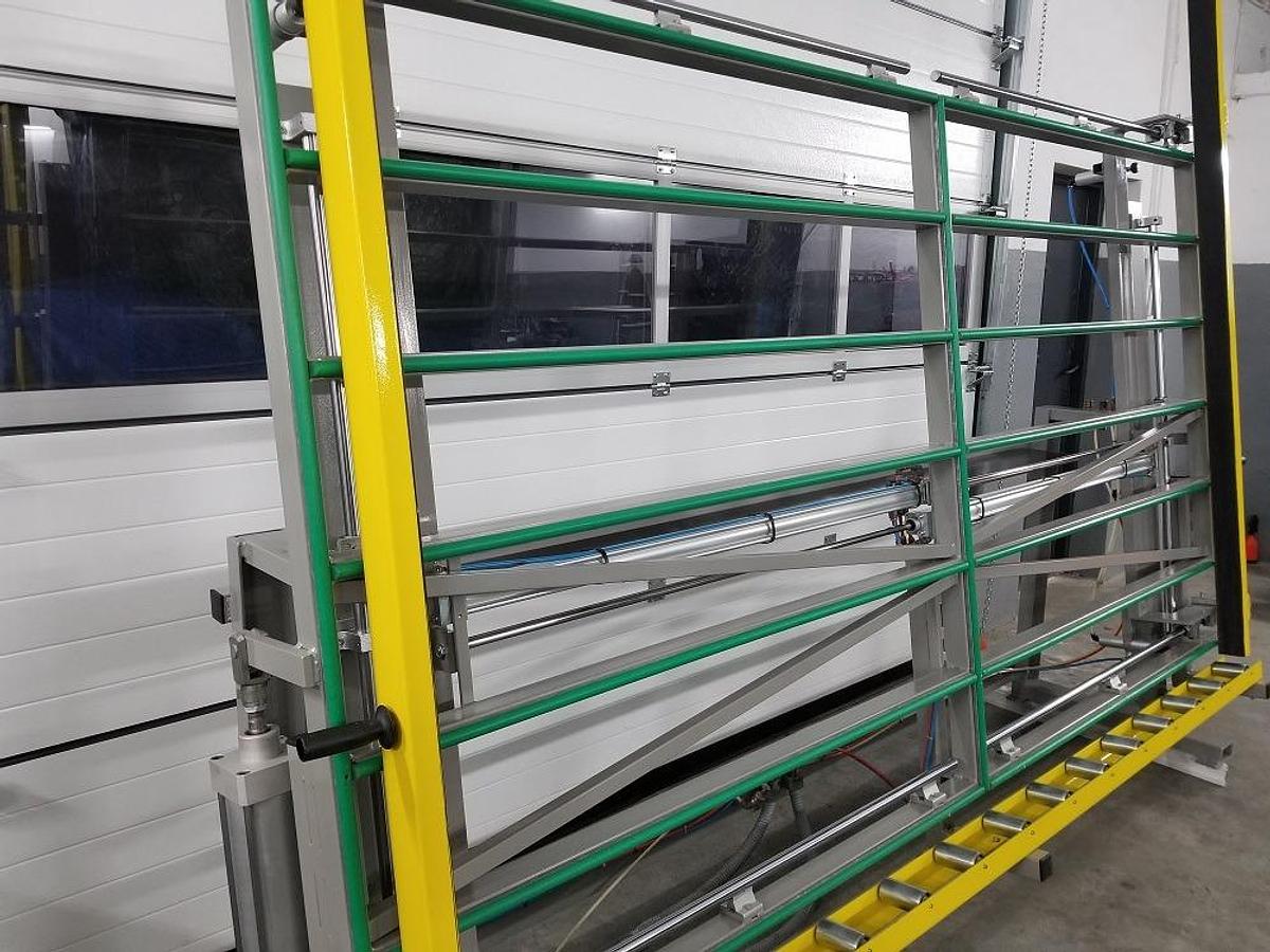 Używane PRASA DO KONTROLI I SZKLENIA ELUMATEC VE 3000 / FENSTERTECHNIK