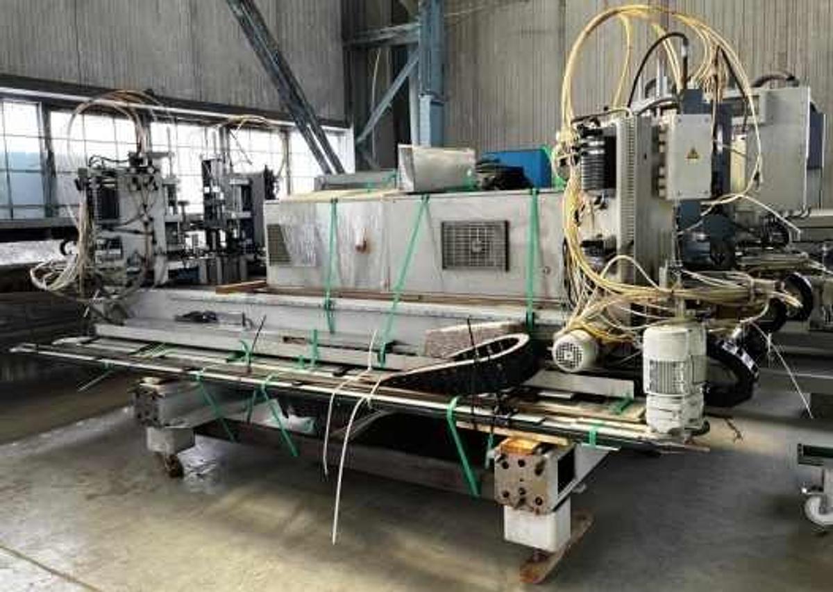 Used FOUR HEAD WELDING MACHINE HOLLINGER MSP-I-280-300 YEAR 2005HOLLINGER MSP-I-280-300 FOUR-HEAVEN HEATING MACHINE 2005 SERIAL NUMBER 8465